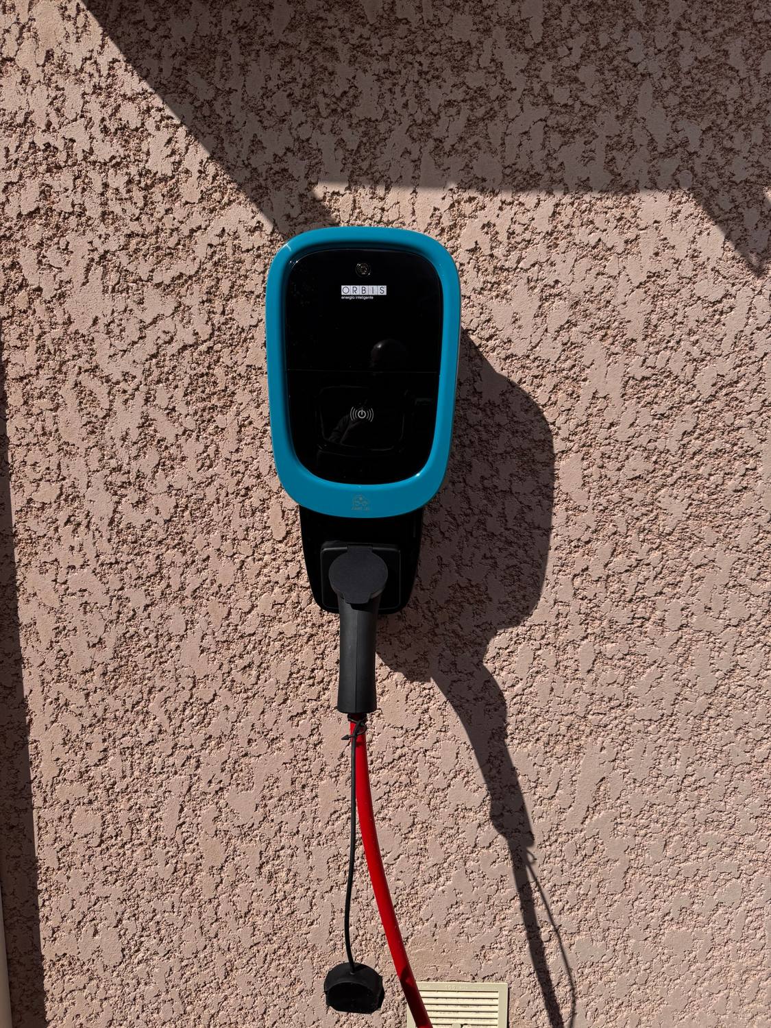 Borne de recharge Orbis installée par HG'ELEC à Dunkerque (59)
